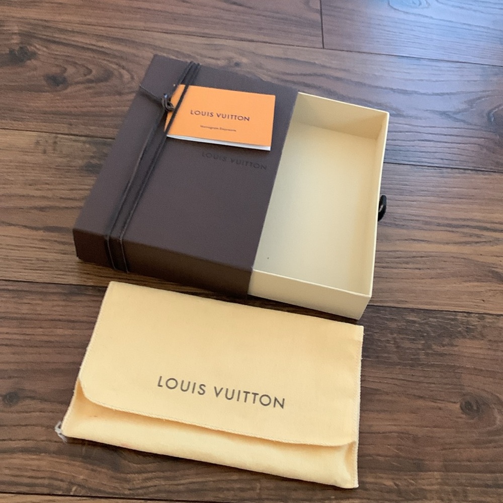 BNWT Louis Vuitton Mini Pochette - Picture 15 of 16